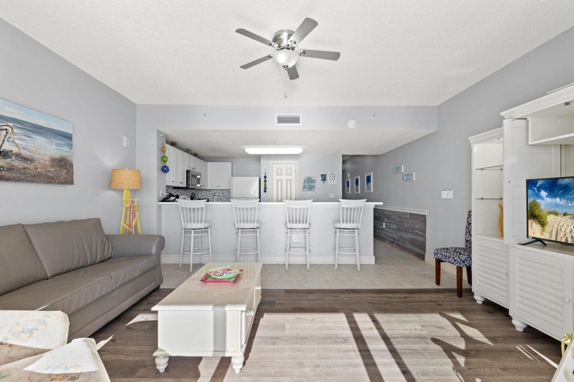 Official Majestic Beach Resort - Over 60 Units - All Ocean Front, Panama City Beach, Fl Екстер'єр фото